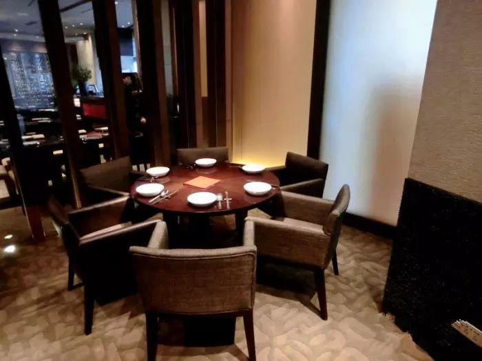中山茶餐厅餐桌哪家好一点_茶餐厅位置怎么选_茶餐厅点什么好吃