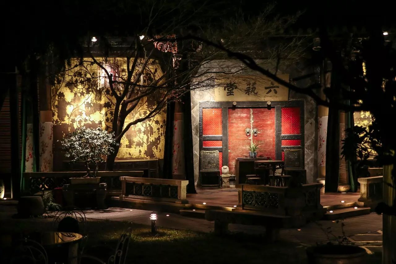 茶餐厅位置怎么选_中山茶餐厅餐桌哪家好一点_茶餐厅点什么好吃